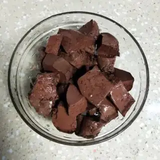 Make Pork blood fragrance step 1