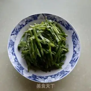 Make Quick-fried lentils step 1