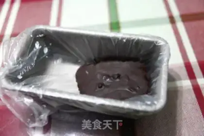 Make Chocolate and a pound cake step 1