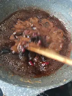 Make Rose black ginger date cream step 7
