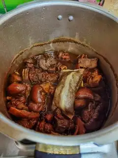 Make Red burning of pigs