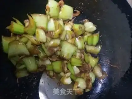 Make The food is fried meat step 3