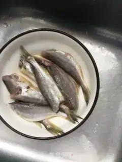 Make Pickle cabbage and yellowfish step 0