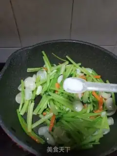 Make Celery makes fresh lilies step 4
