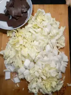Make Pork-blooded cabbage step 1
