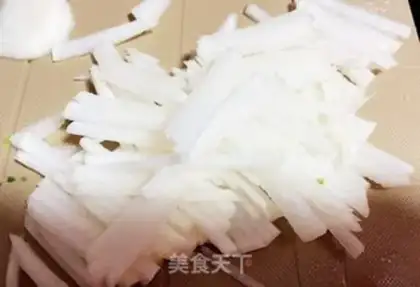Make White radish soup step 0