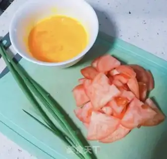 Make Tomatoe egg soup step 0