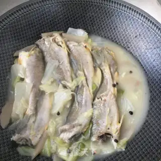 Make Pickle cabbage and yellowfish step 9