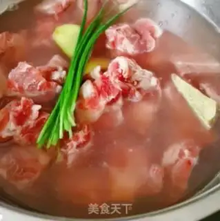 Make Soybean ribs soup step 1