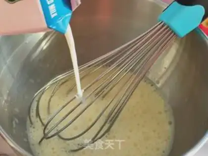 Make Strawberry Melascake step 2
