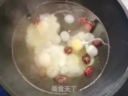 Make Cinnamon egg red sugar step 4