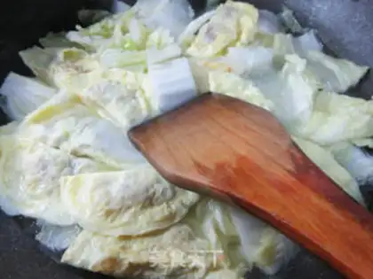 Make A big white egg dumpling fan step 2
