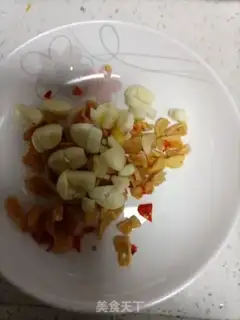 Make Red pepper carrots and fried eggs step 1
