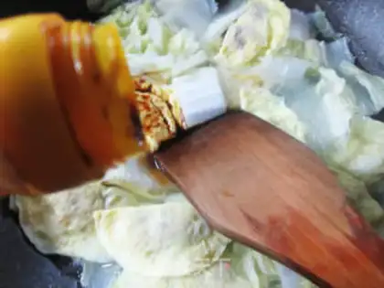 Make A big white egg dumpling fan step 4
