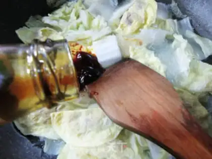 Make A big white egg dumpling fan step 5