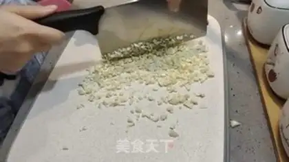 Make Garlic doll food step 2