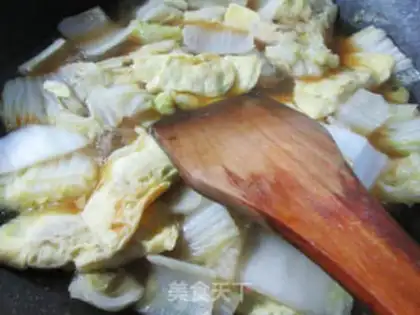 Make A big white egg dumpling fan step 6