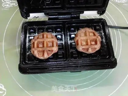Make German ham with black hearts and potatoes and waffles step 15