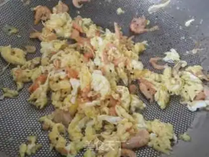 Make Three pies for the eggs and shrimp step 2