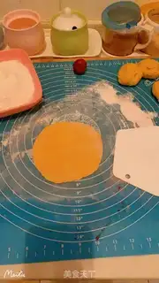 Make Flower buns step 3