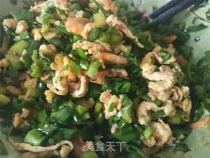 Make Three pies for the eggs and shrimp step 4