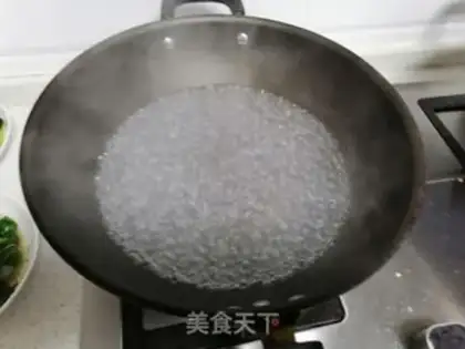 Make Garment egg soup step 1