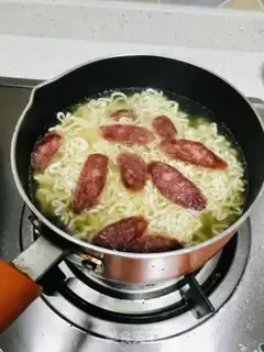 Make Weenie egg noodles step 3