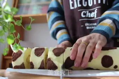 Make Cowcake roll step 21
