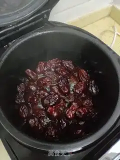 Make Peach of dates step 0