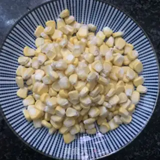 Make Corn silver earplugs step 0