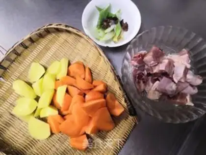 Make Red chicken legs step 0