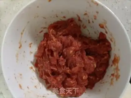 Make Onion beef pie step 1