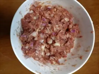 Make Onion beef pie step 4