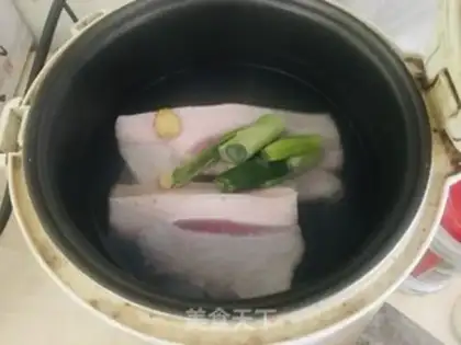 Make Garlic white meat step 1