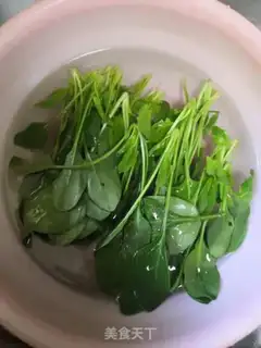 Make Nuts and spinach step 1