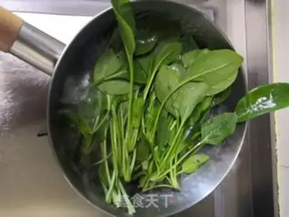 Make Nuts and spinach step 3