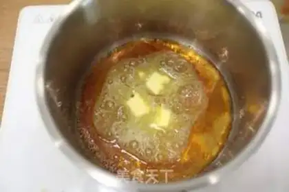 Make Inverted caramel apple cake step 4