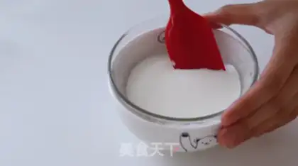 Make Cracker leather and fresh milk step 0