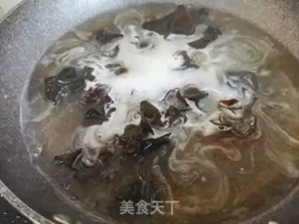 Make Three-spleen soup step 1