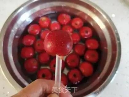 Make A snowball step 1