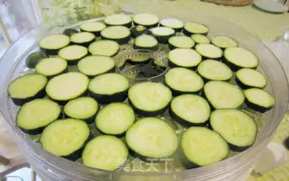 Make Dry melon step 1