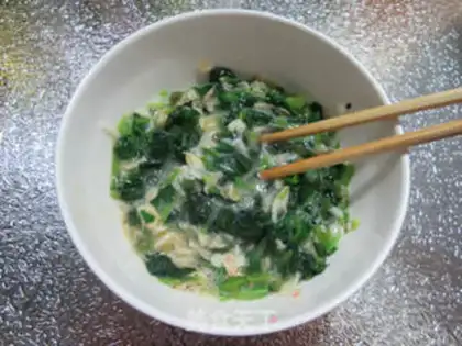 Make Shrimp spinach fried duck eggs step 6