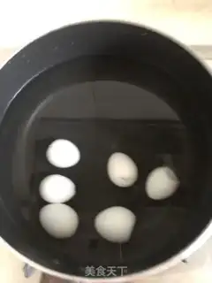 Make Bean petal sauce step 0