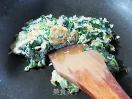 Make Shrimp spinach fried duck eggs step 7
