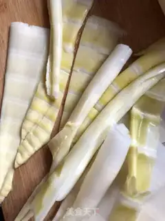 Make Bean petal sauce step 1