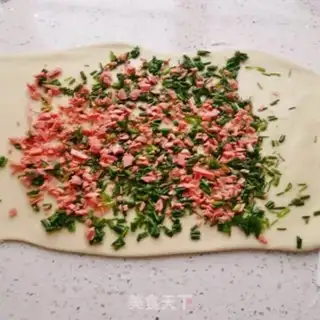 Make The ham, the onion, the twist step 4