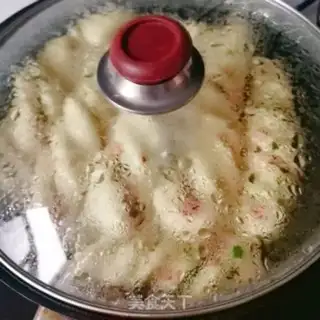 Make The ham, the onion, the twist step 9
