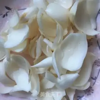 Make Milk and lilies step 4