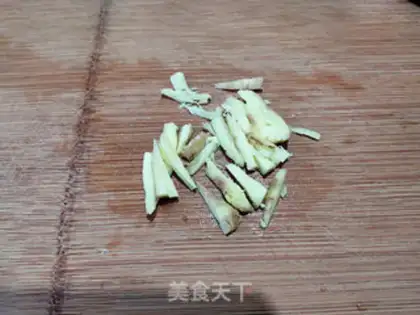 Make Sweet ginger date tea step 1