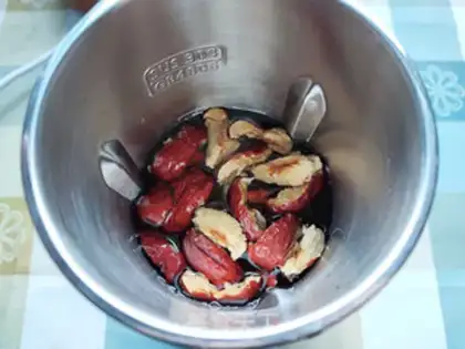 Make Sweet ginger date tea step 4